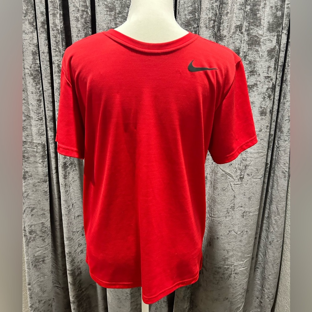 Nike dry fit men’s red shirt size small